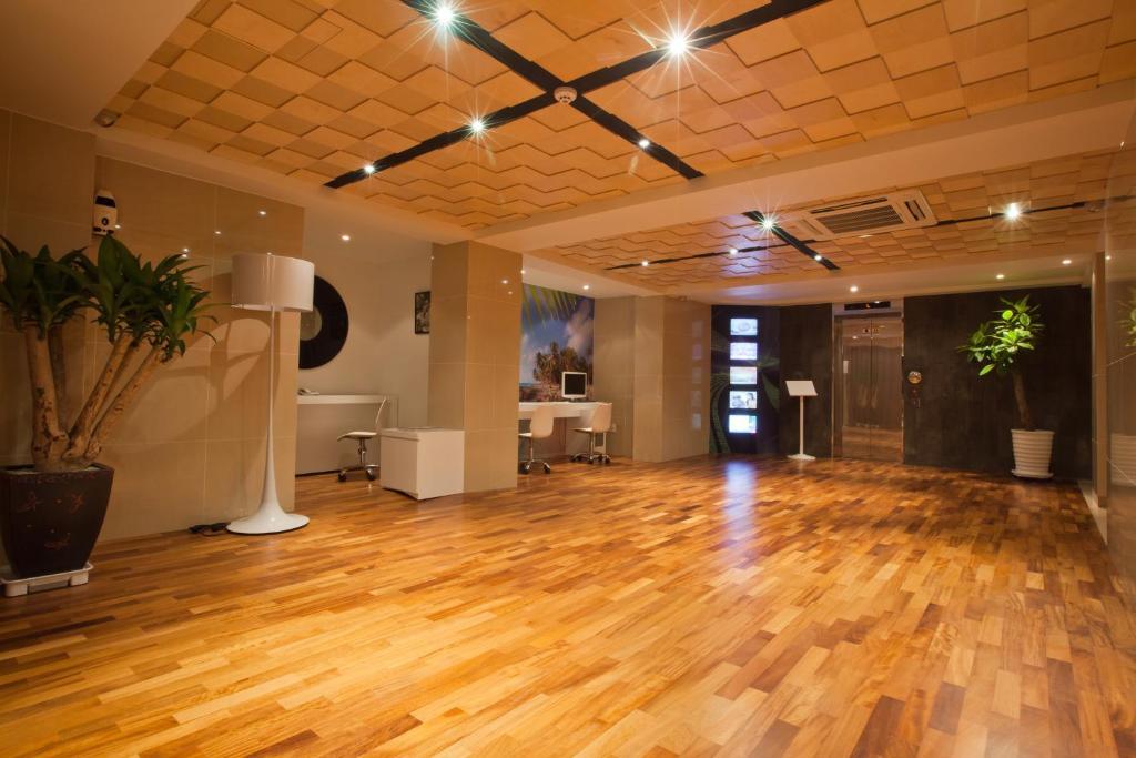 Mate Hotel Seoul Gimpo Esterno foto