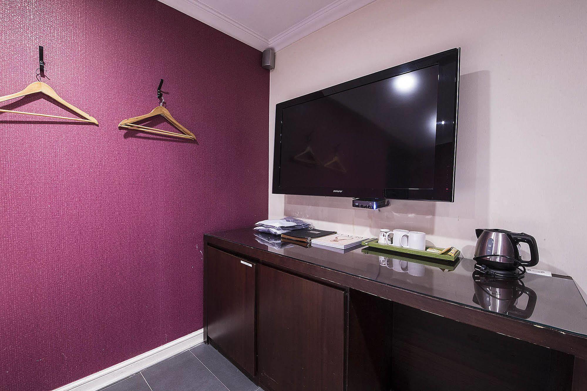 Mate Hotel Seoul Gimpo Esterno foto