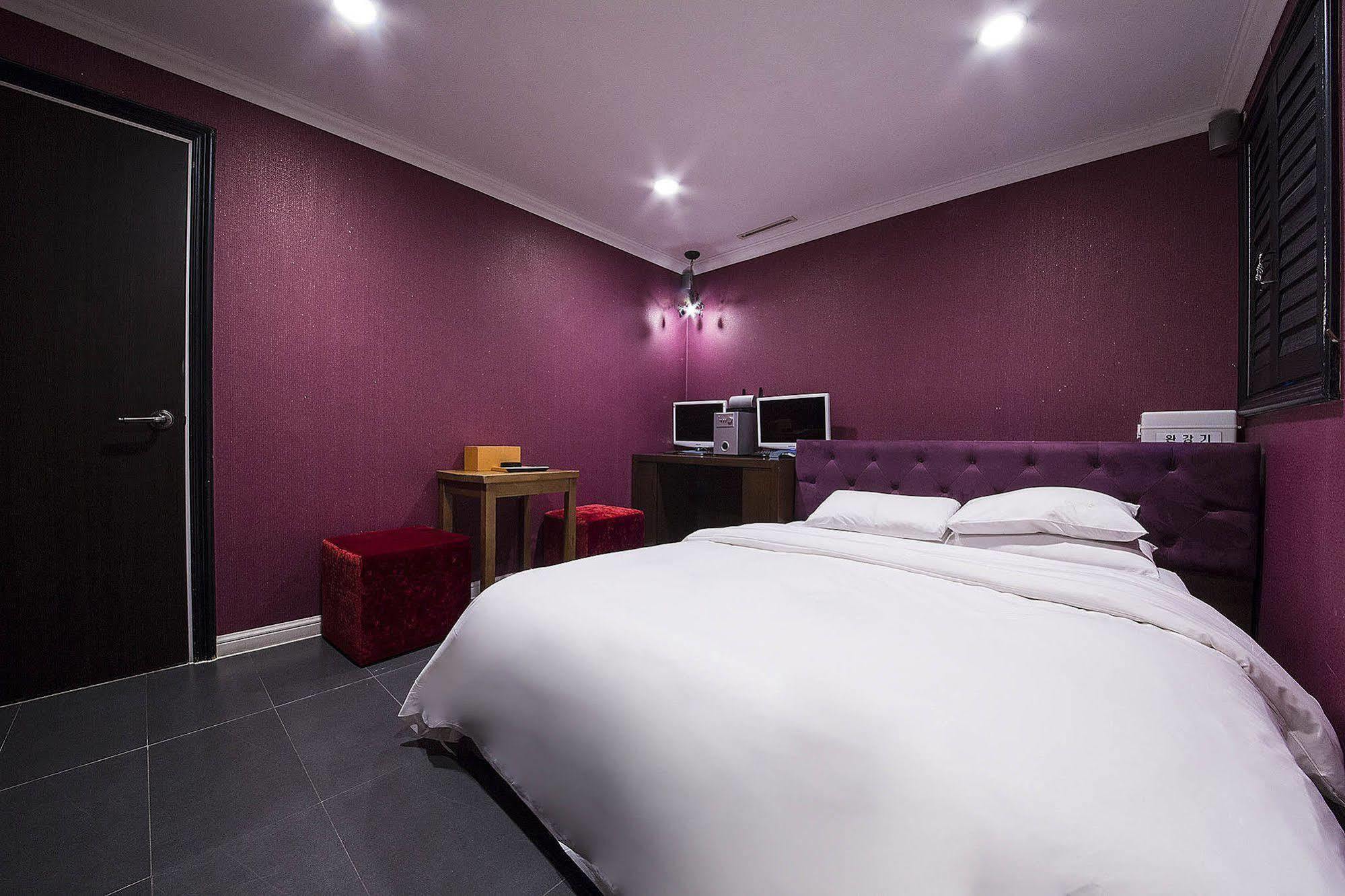 Mate Hotel Seoul Gimpo Esterno foto