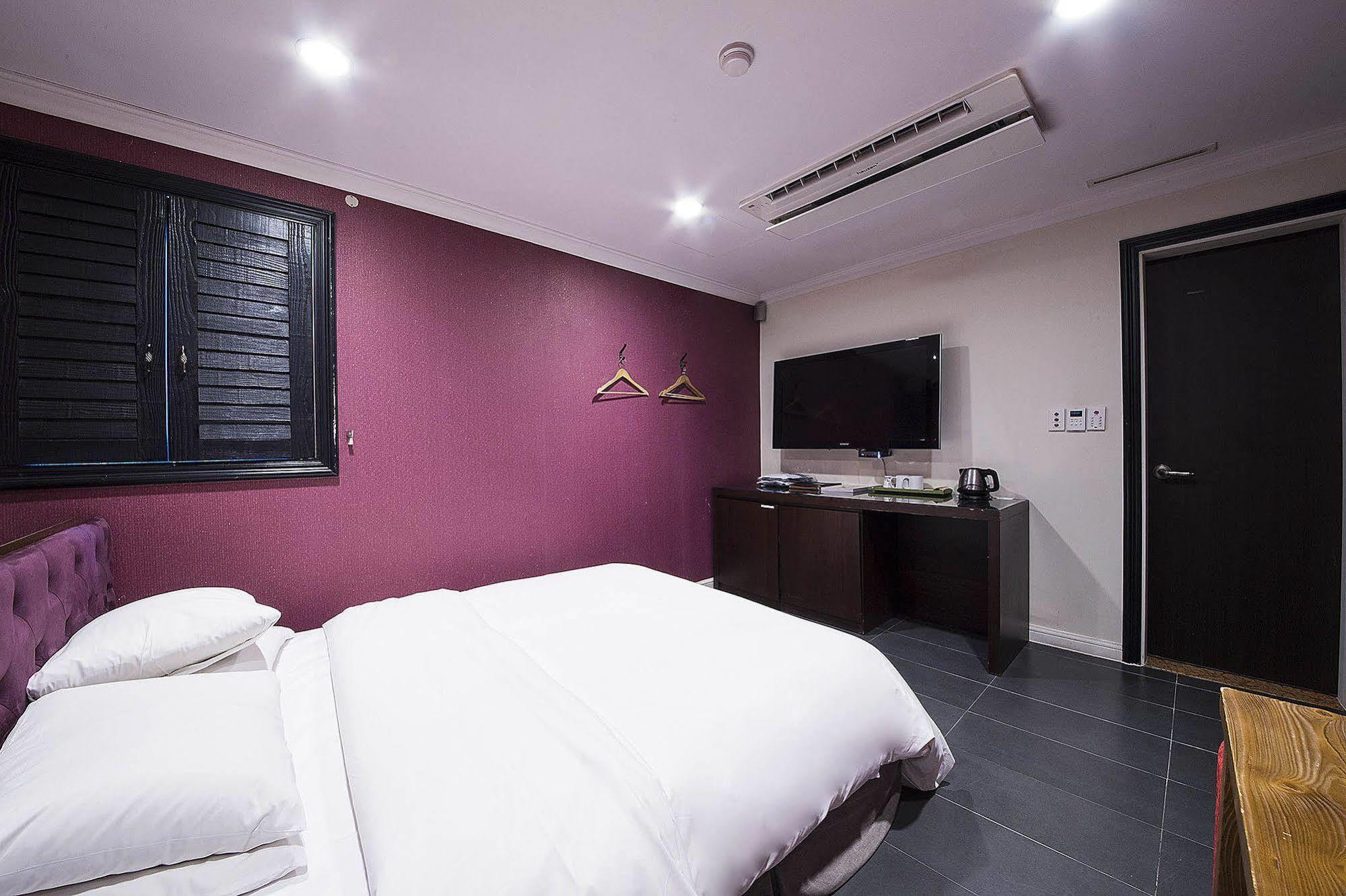 Mate Hotel Seoul Gimpo Esterno foto