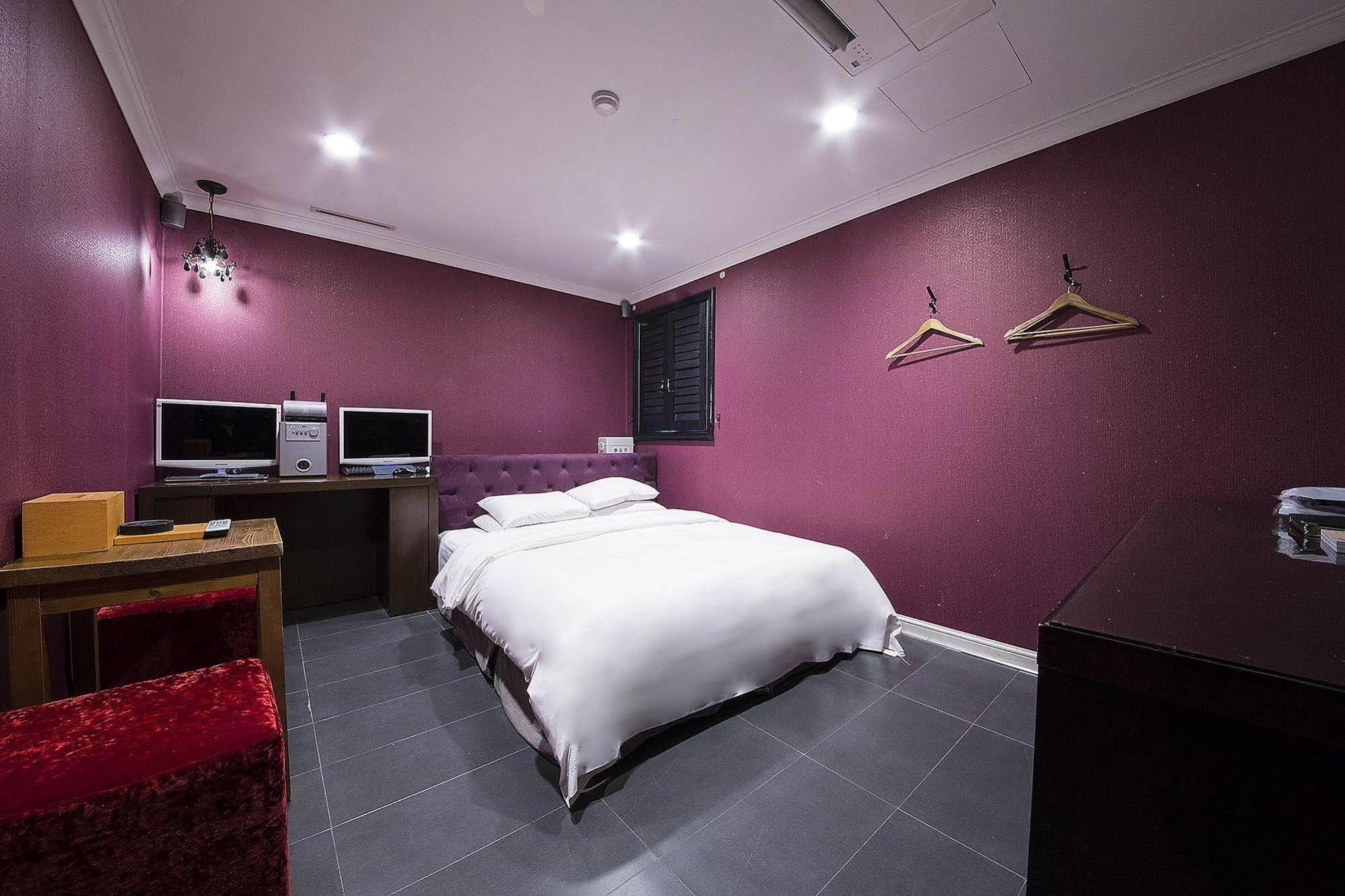 Mate Hotel Seoul Gimpo Esterno foto