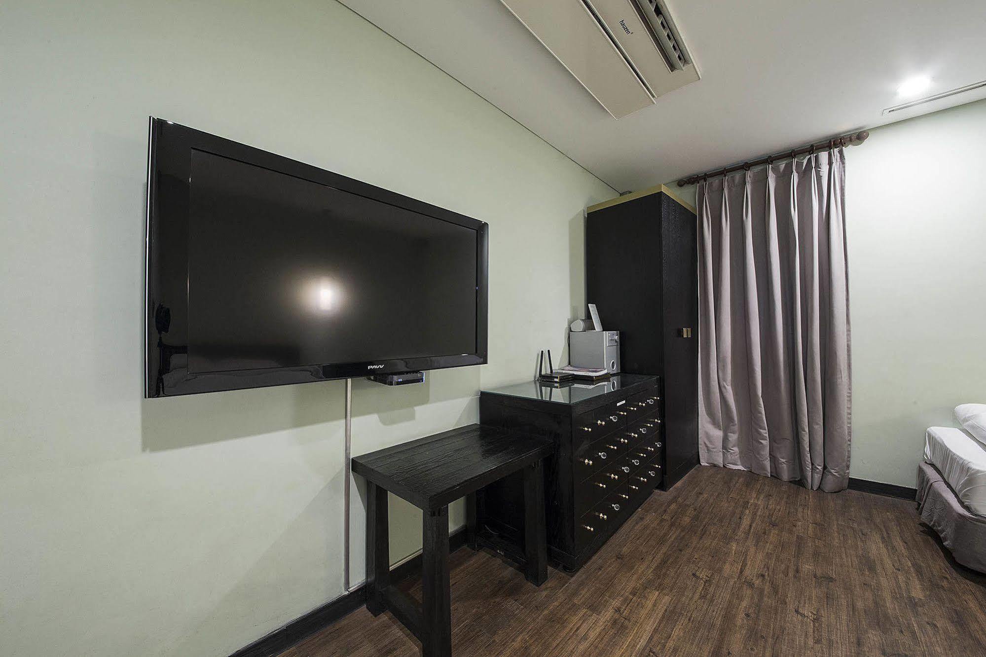 Mate Hotel Seoul Gimpo Esterno foto