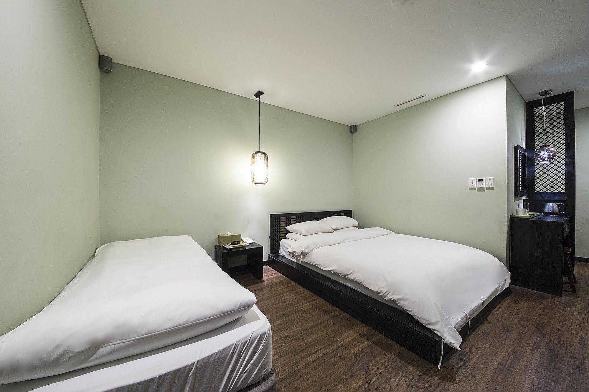 Mate Hotel Seoul Gimpo Esterno foto